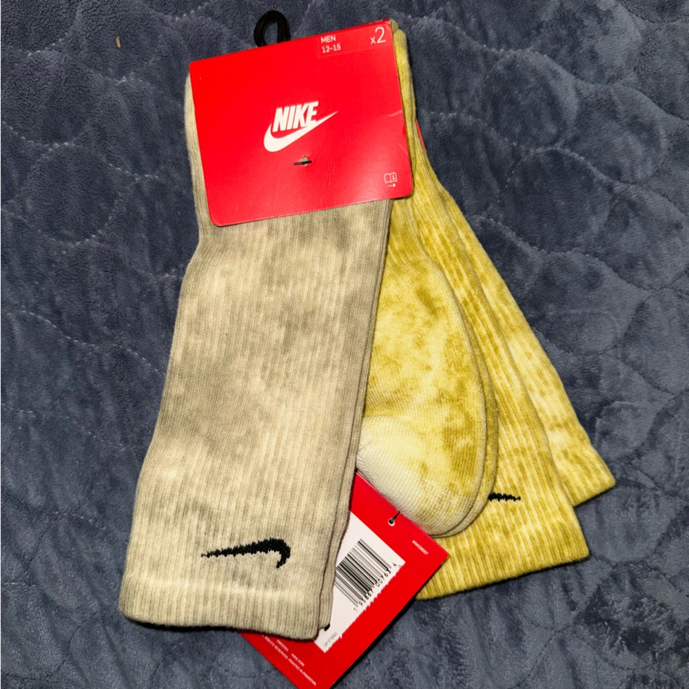 NWT Nike DriFit socks